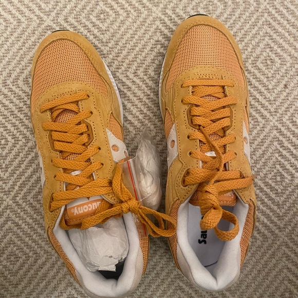 Saucony NEW IN BOX- Mens 9. Shadow 5000 Running Shoes MEN’S SIZE 9. /WNM- 10 1/2 - Picture 3 of 9